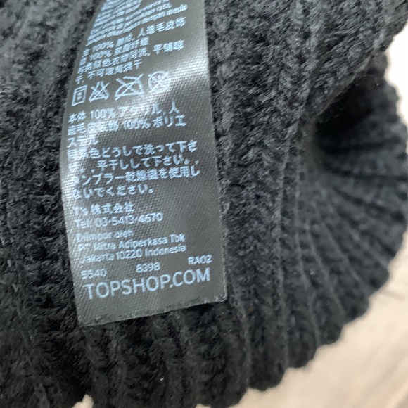 Topshop Fur PomPom hat - Picture 3 of 3